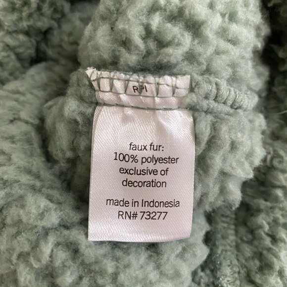 Cozy Pullover - Picture 7 of 7